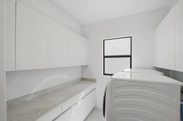 Whitmore Estates Residence photo 41