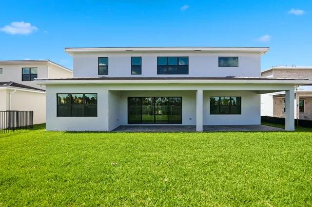 Whitmore Estates Residence photo 45