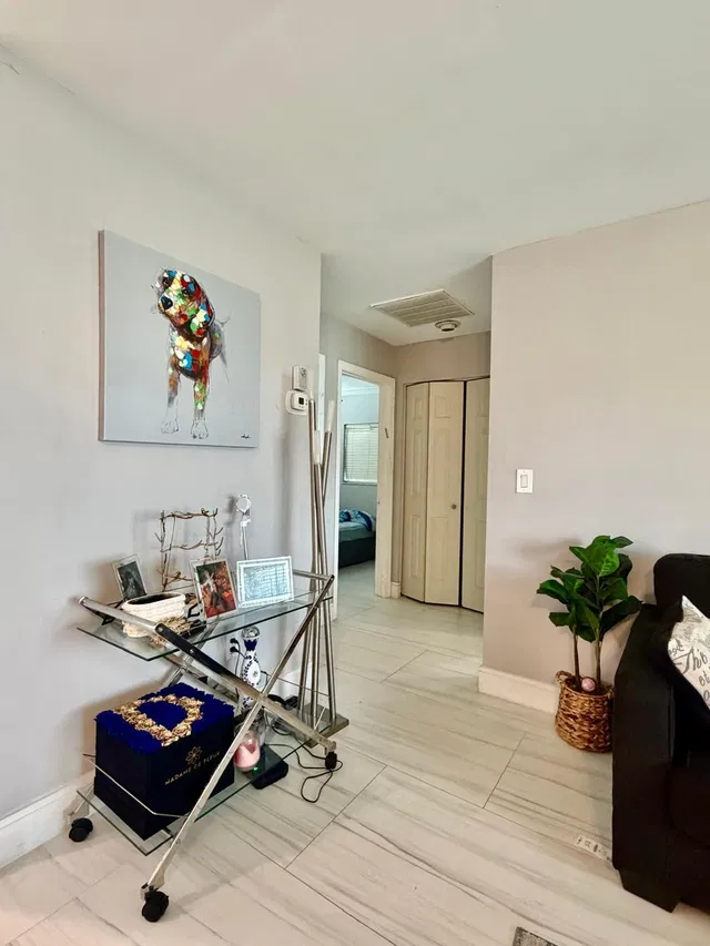 Residence photo 5
