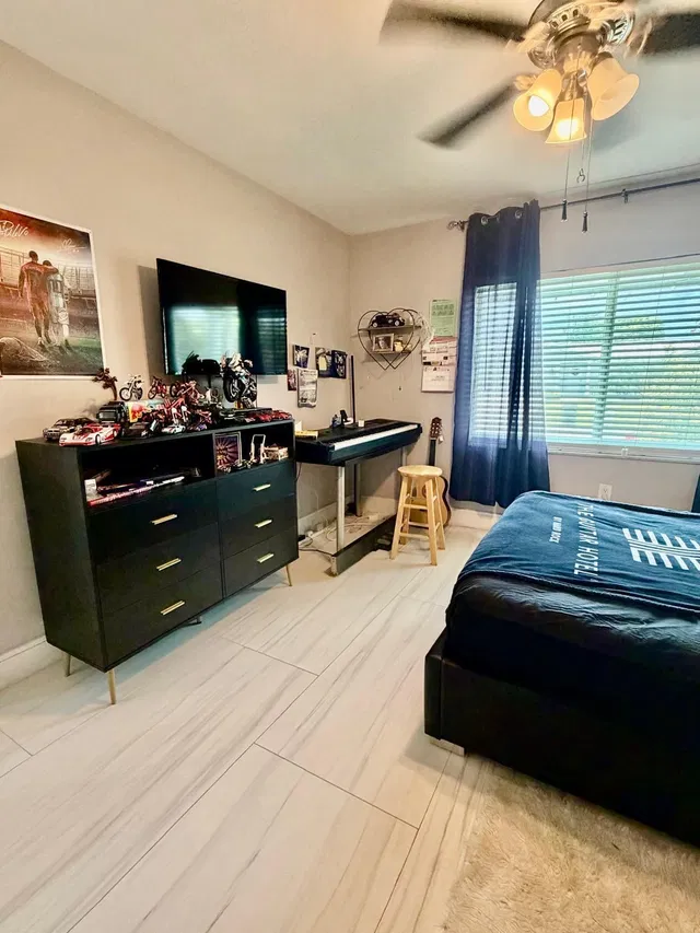 Residence photo 11