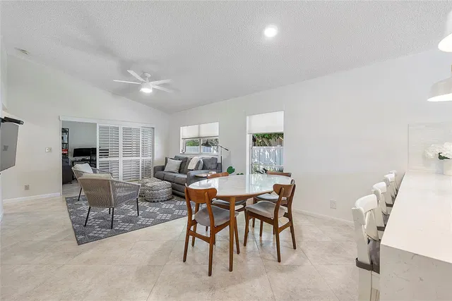 Residence photo 11