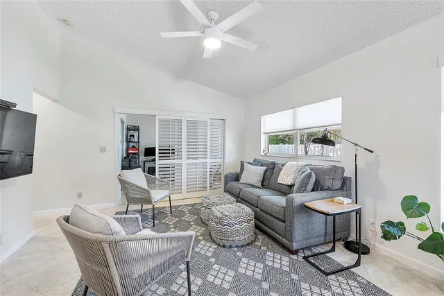 Residence photo 14