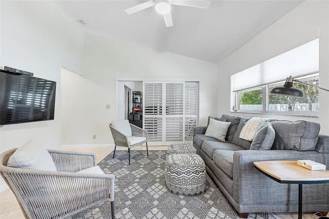 Residence photo 15
