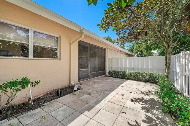 Residence photo 33