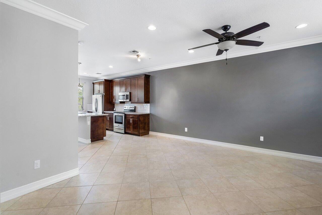 Unit 4 photo 10
