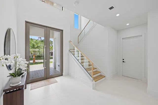 Palm Beach Isles Residence photo 18