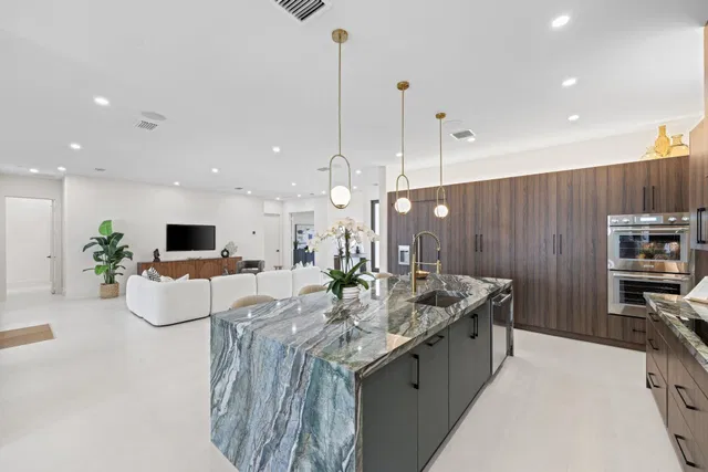 Palm Beach Isles Residence photo 29