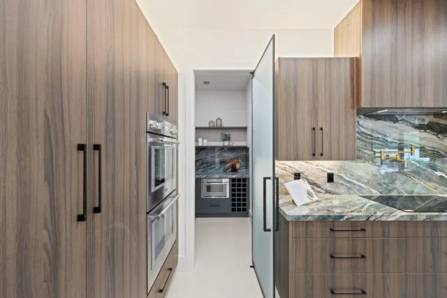 Palm Beach Isles Residence photo 34