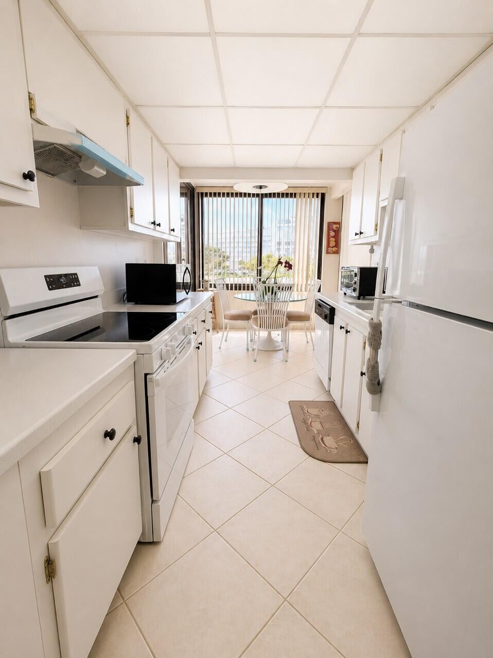 Unit 404 photo 17