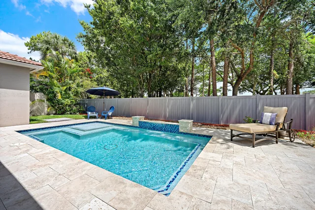 Residence photo 2