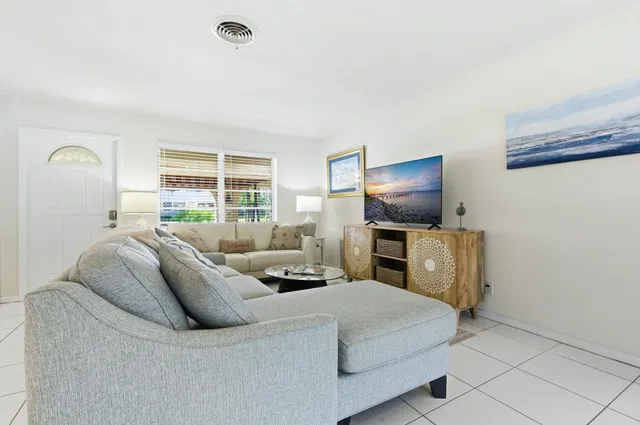 Residence photo 10
