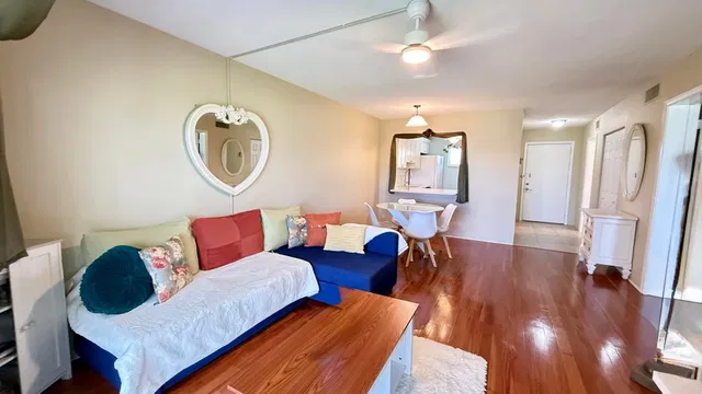 Unit 214 photo 5