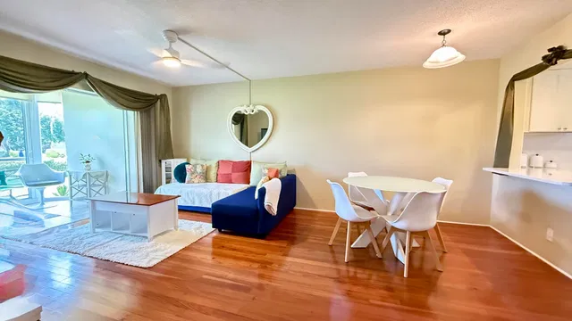 Unit 214 photo 7