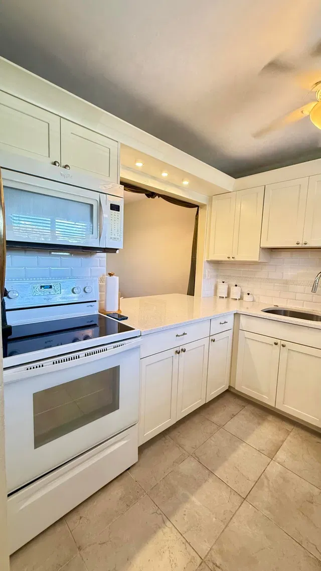Unit 214 photo 11