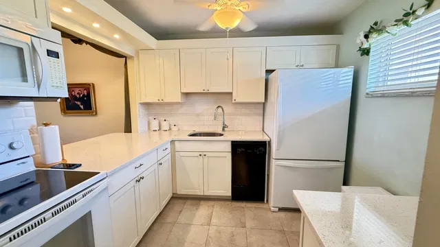 Unit 214 photo 12