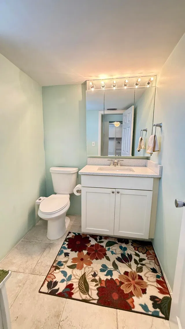 Unit 214 photo 14