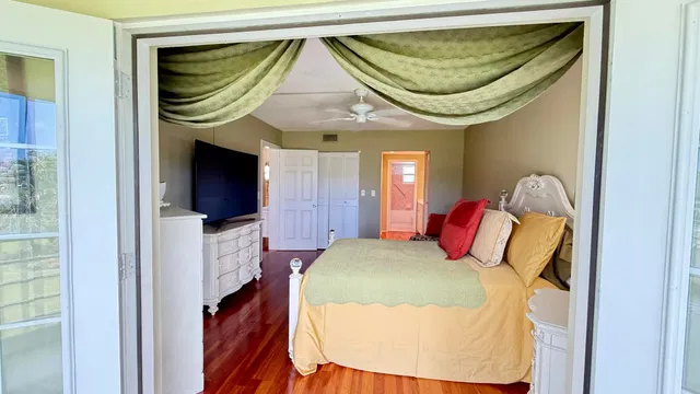 Unit 214 photo 18
