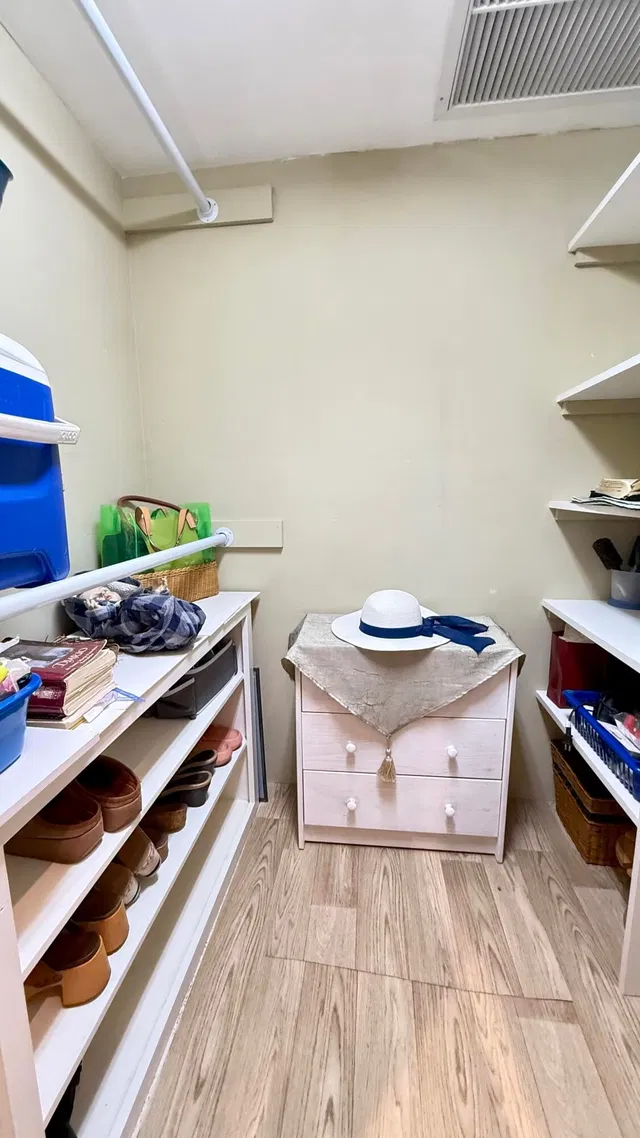 Unit 214 photo 23