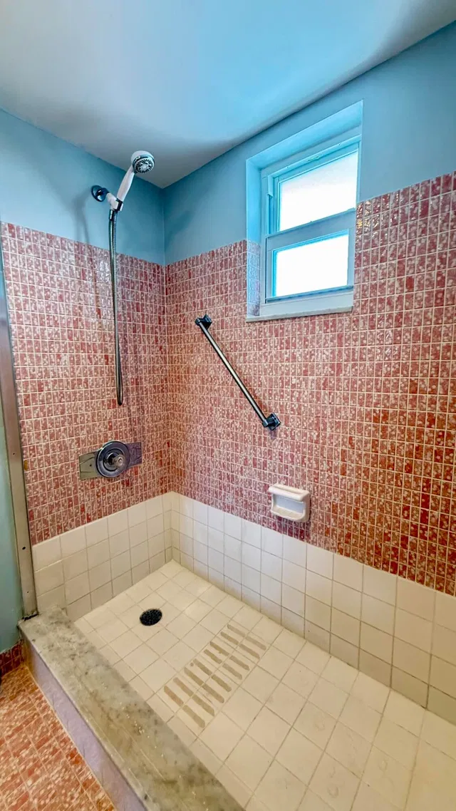 Unit 214 photo 29