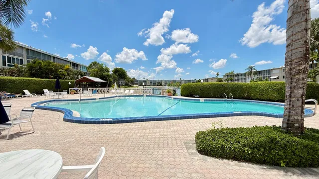 Unit 214 photo 62