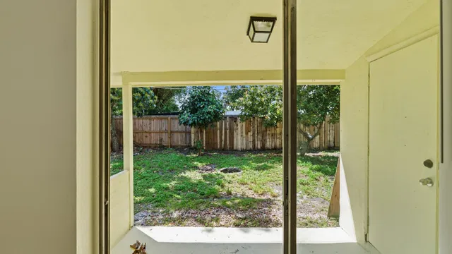  Residence photo 51