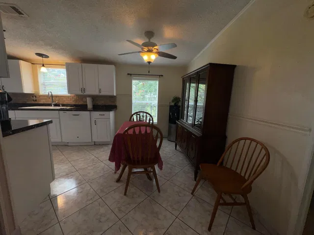  Residence photo 5