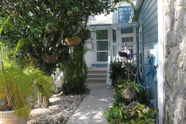 Residence photo 3