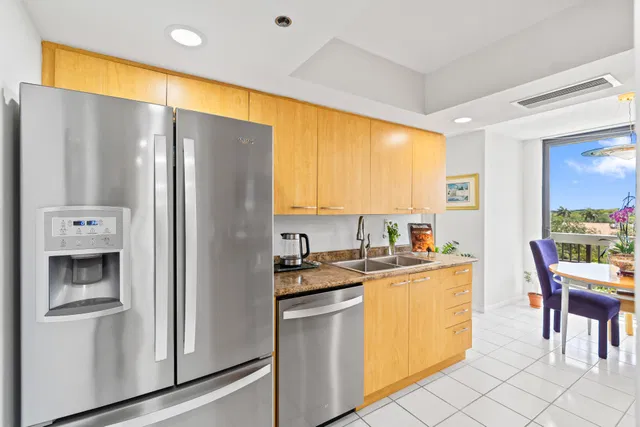 Unit 603 photo 11