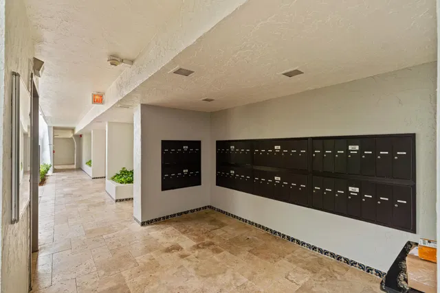 Unit 603 photo 33