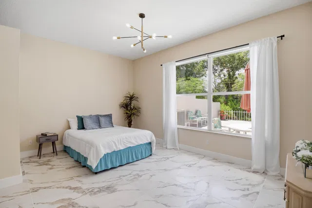 Residence photo 15