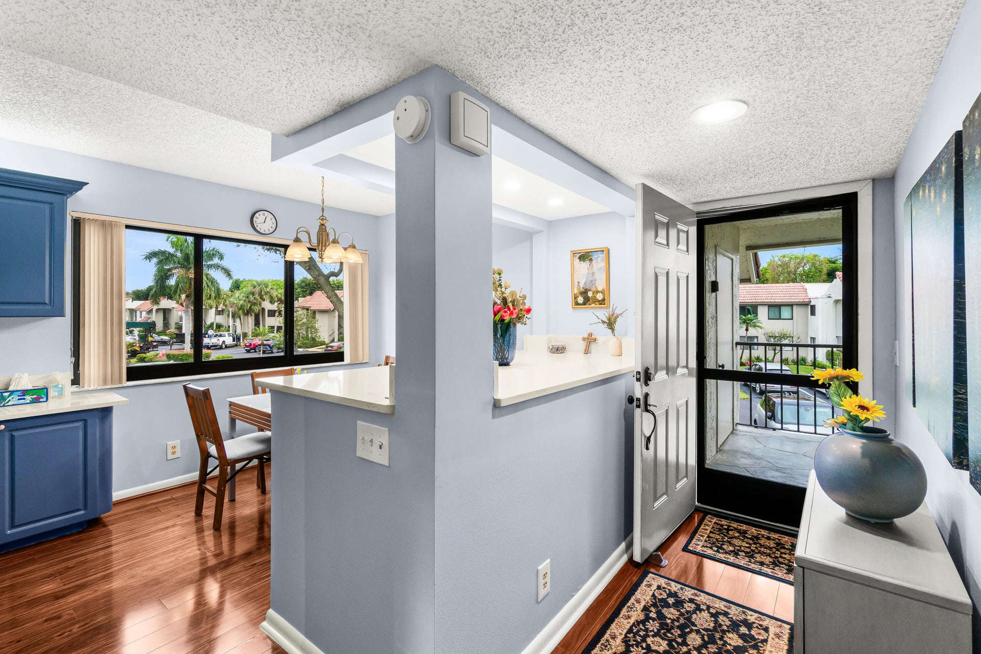 Residence photo 2