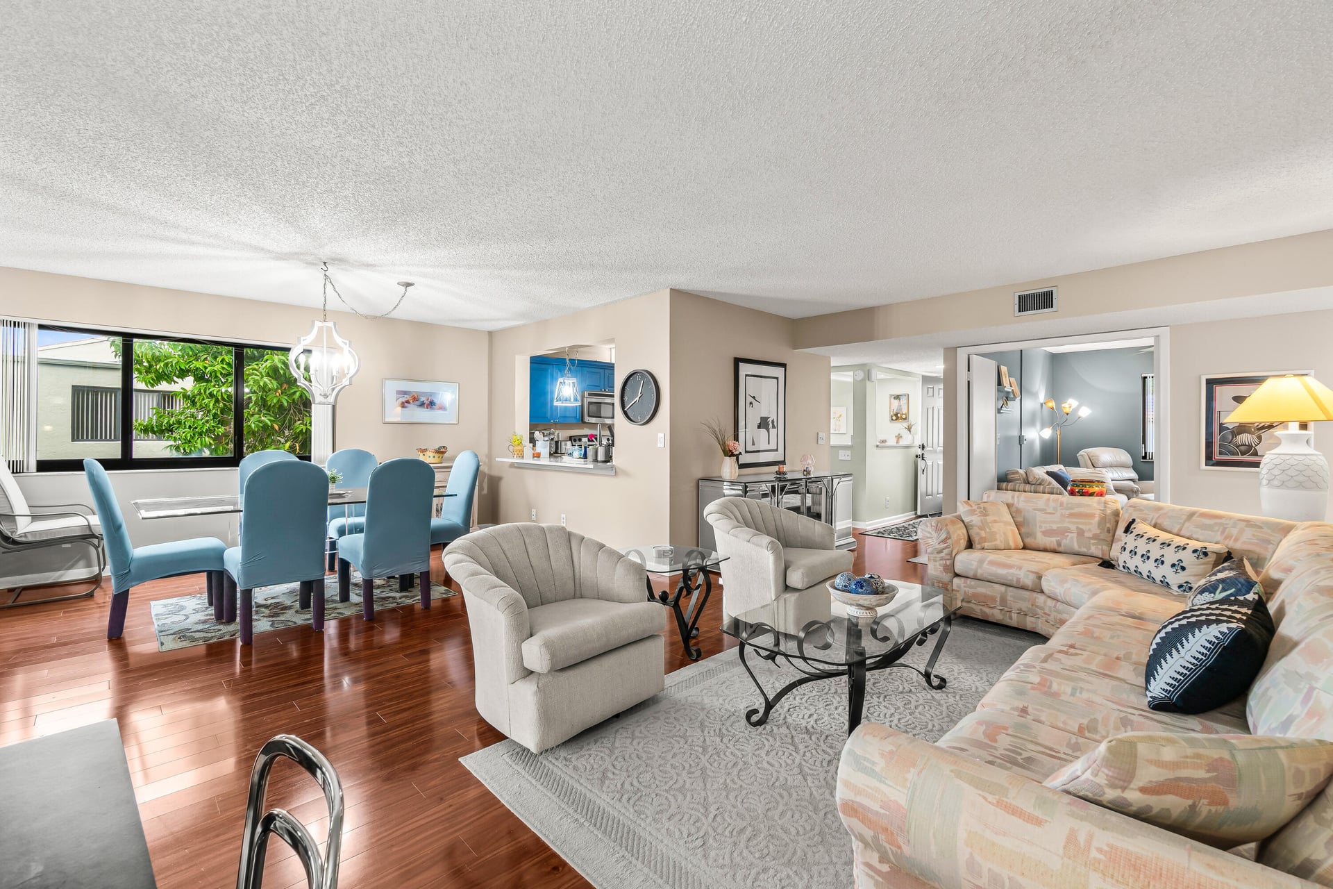 Residence photo 3