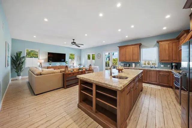  Residence photo 5