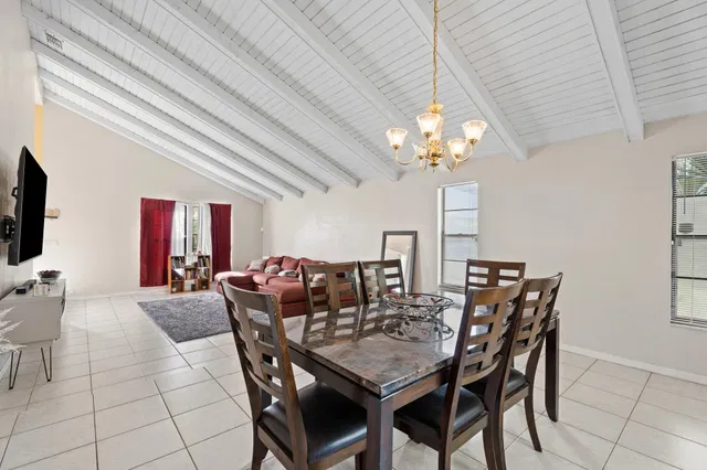 Residence photo 11