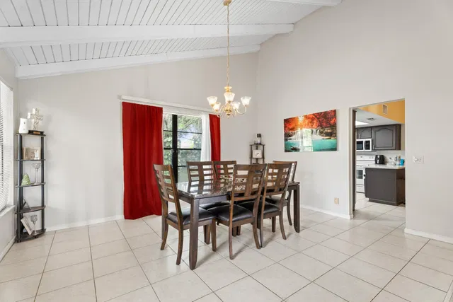 Residence photo 12