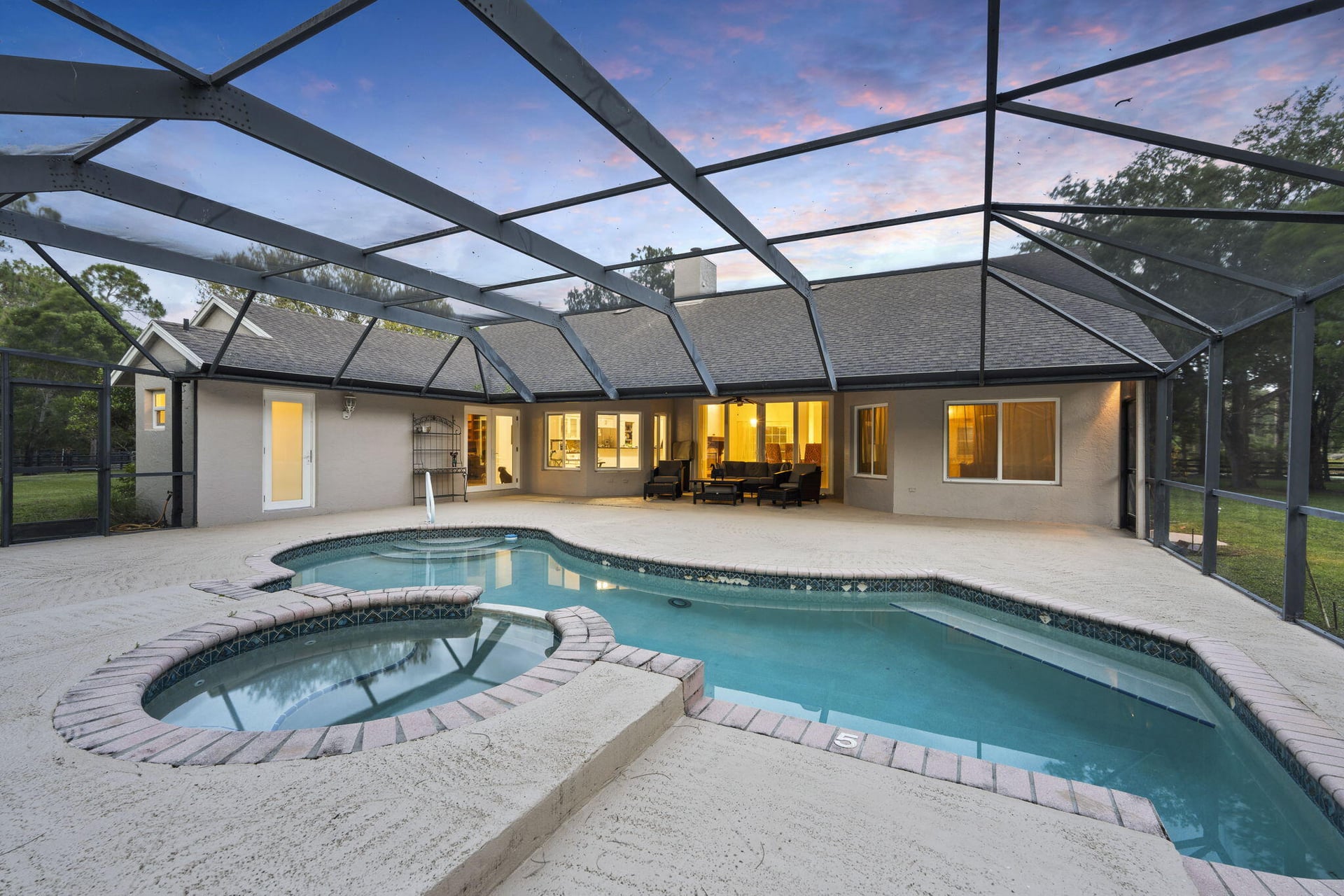 Residence photo 3