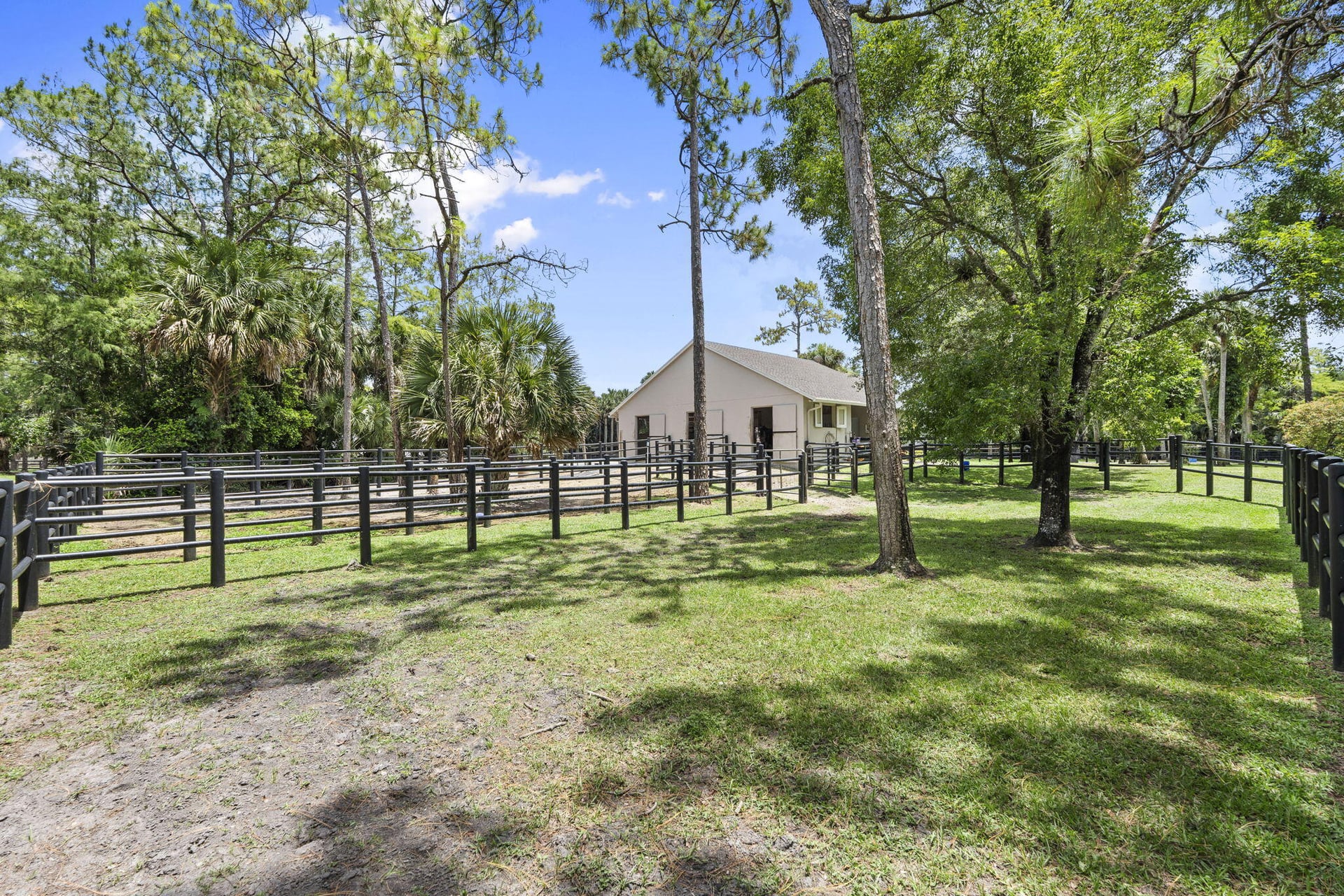 Residence photo 22