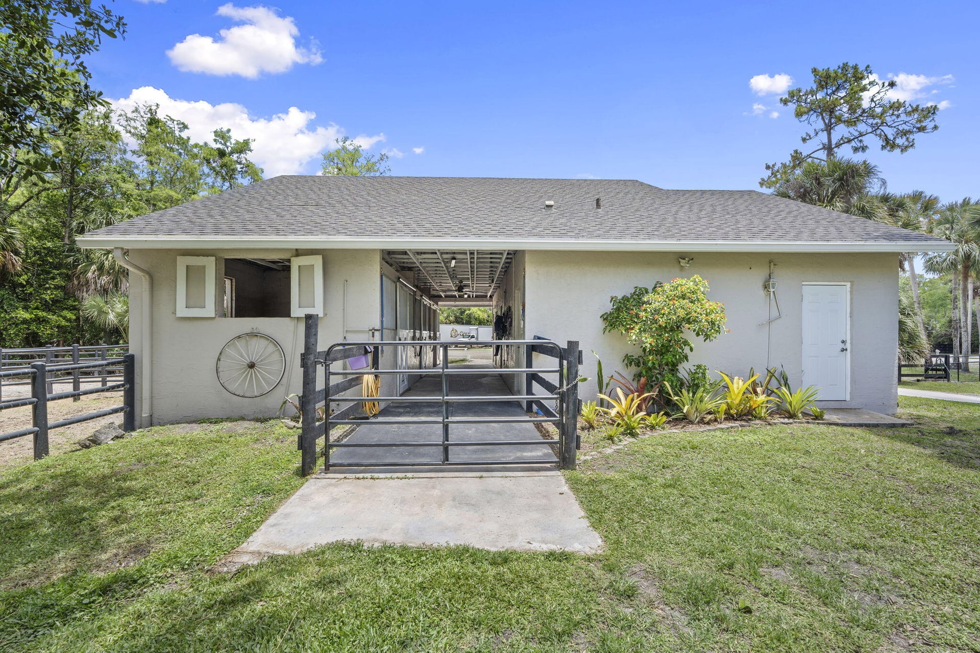 Residence photo 24