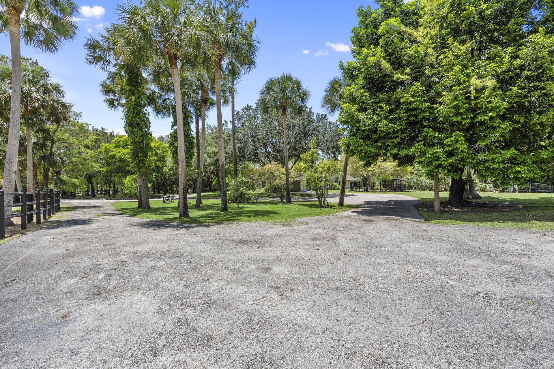 Residence photo 36