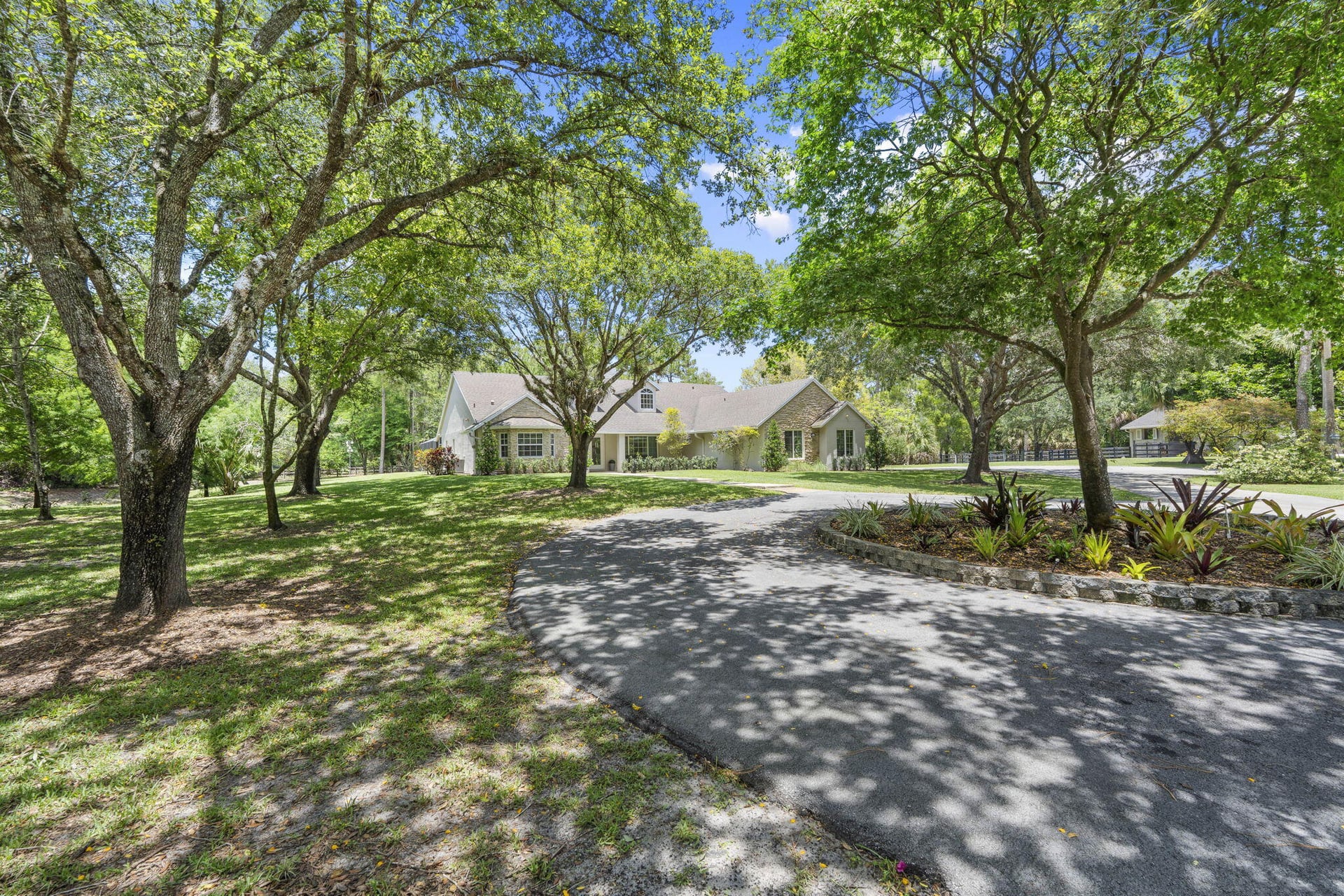 Residence photo 45