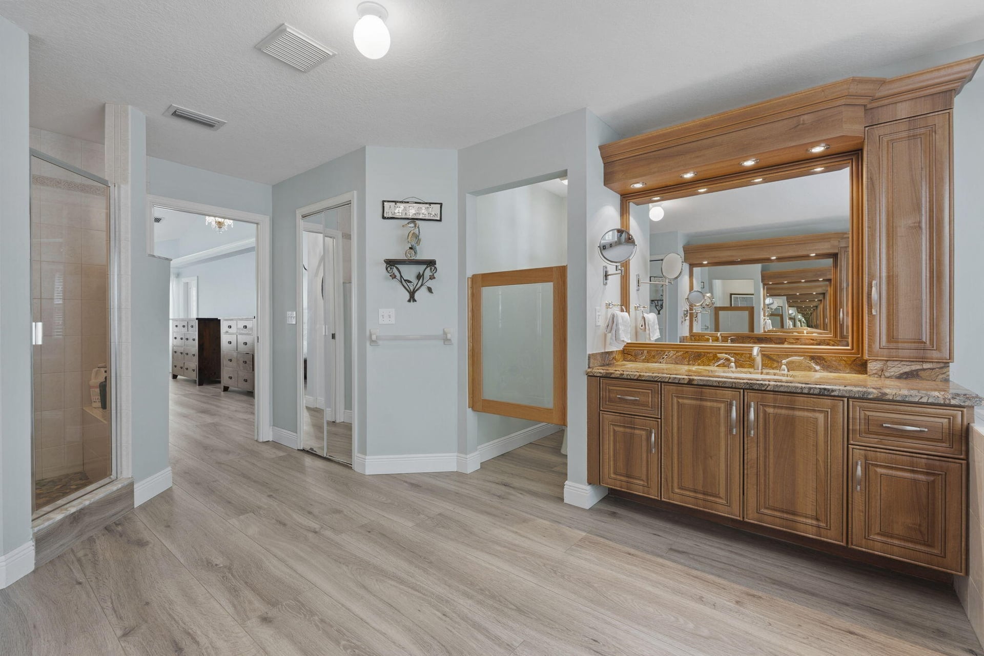 Residence photo 72