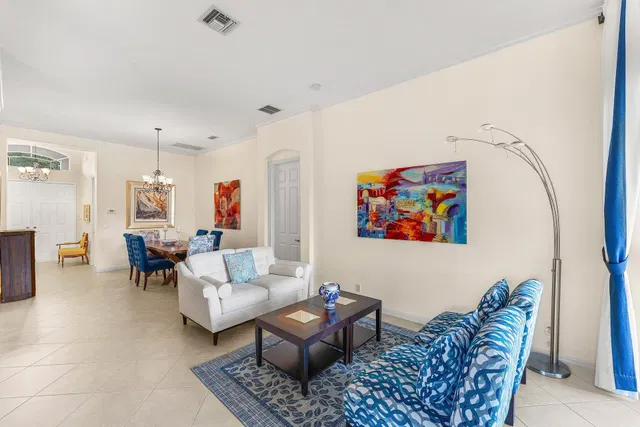 Residence photo 5