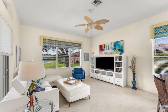 Residence photo 10