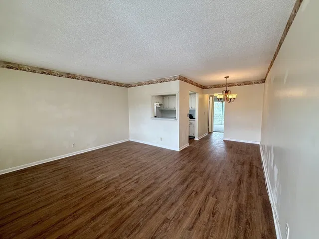 Residence photo 2