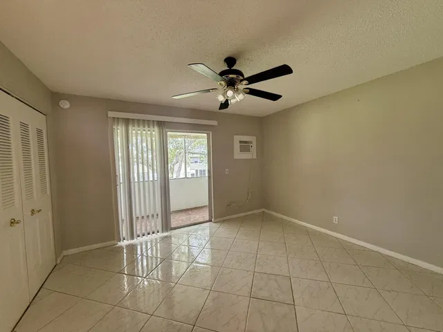 Unit 134 photo 6