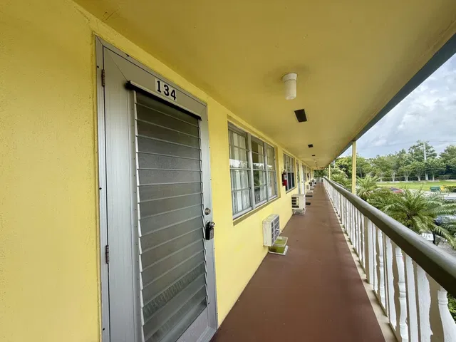 Unit 134 photo 8