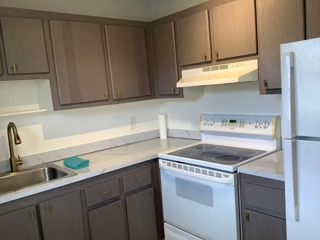 Unit 189 photo 2