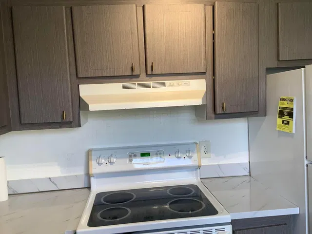 Unit 189 photo 3