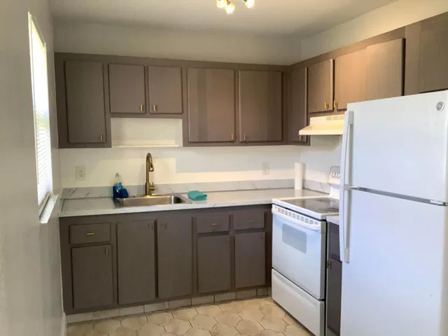 Unit 189 photo 4