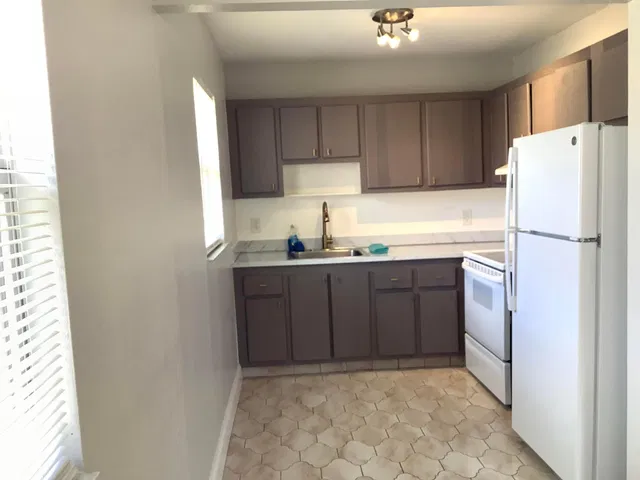 Unit 189 photo 5